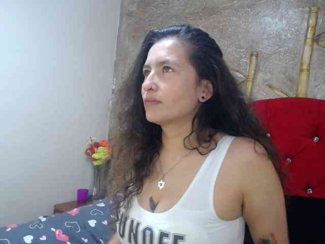 leyla-hot webcam