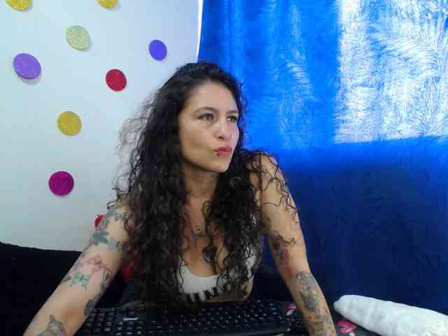 leyla-hot webcam