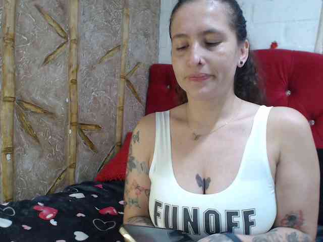 leyla-hot webcam