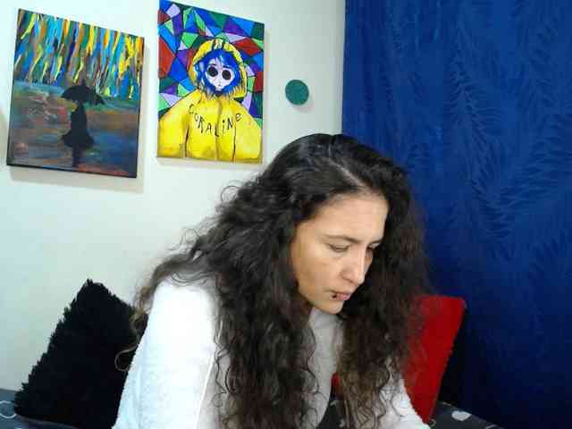 leyla-hot webcam