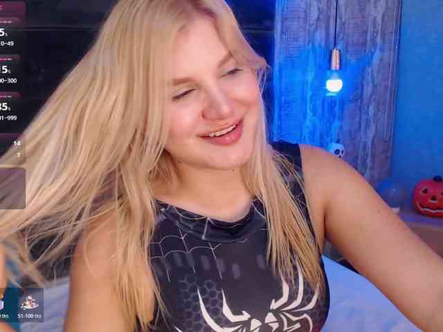 CrystalWoods94 webcam