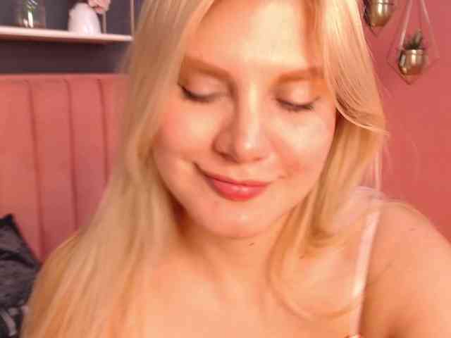 CrystalWoods94 webcam