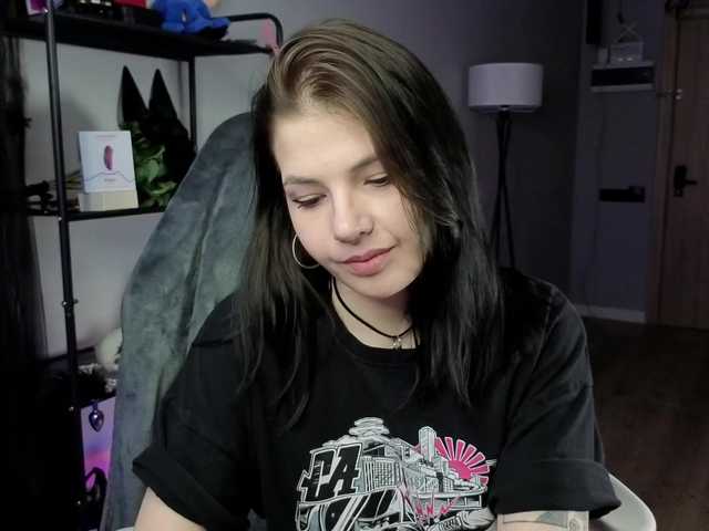 Anna-Darkness webcam