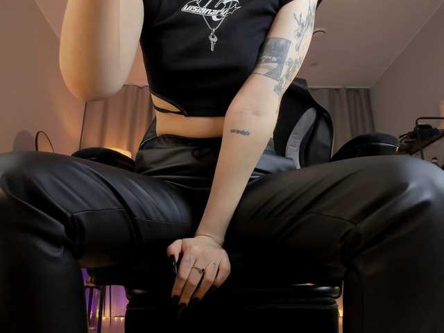 AnnaOreo's BongaCams show and profile