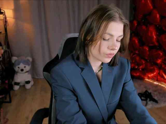 Anna-Darkness webcam