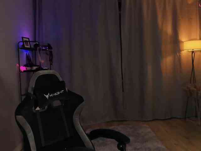 Anna-Darkness webcam