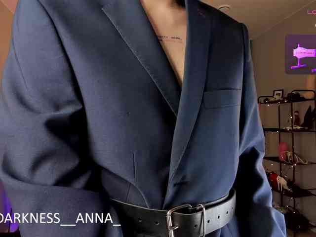 Anna-Darkness webcam