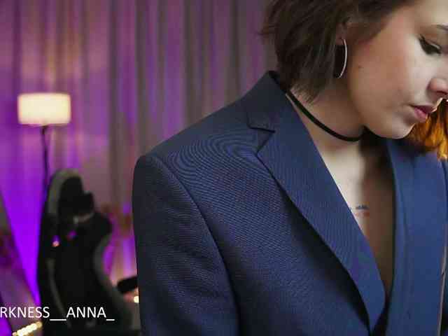 Anna-Darkness webcam