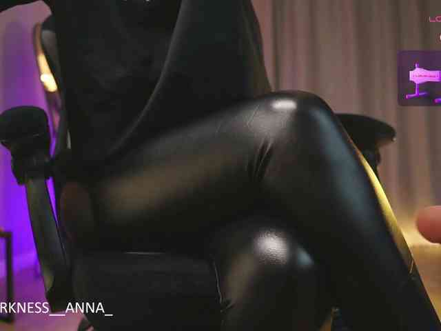 Anna-Darkness webcam