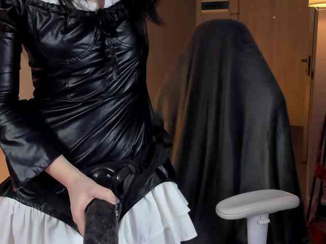 Anna-Darkness webcam