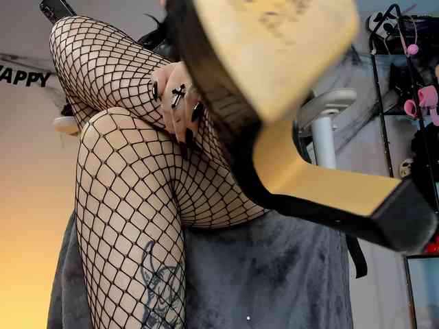 Anna-Darkness webcam