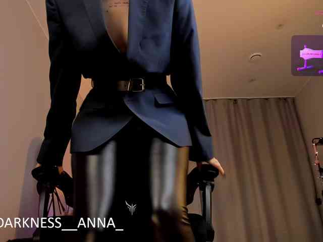 Anna-Darkness webcam