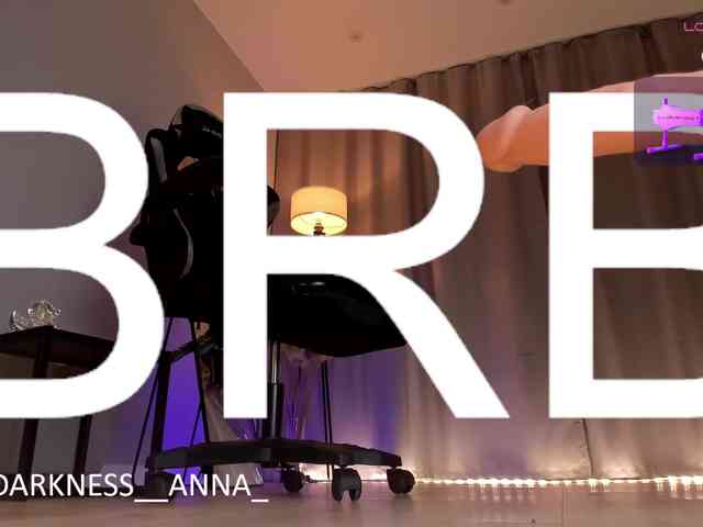 Anna-Darkness webcam