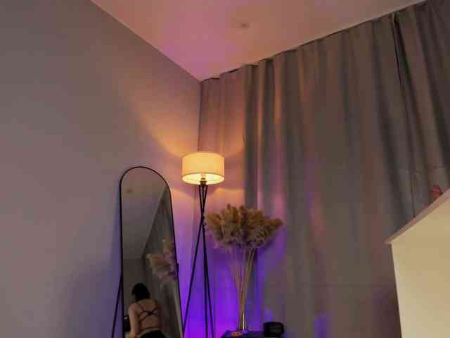 Anna-Darkness webcam