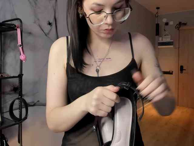 Anna-Darkness webcam