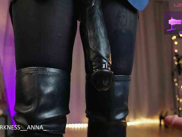 Anna-Darkness webcam