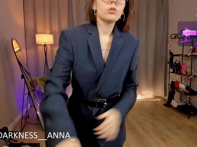 Anna-Darkness webcam