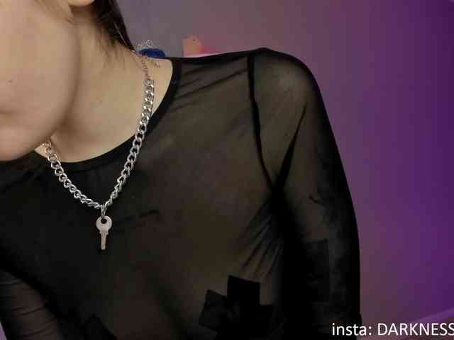 Anna-Darkness webcam