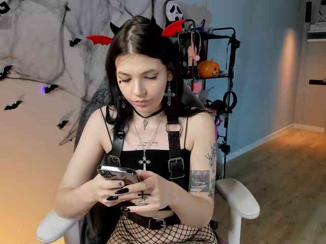 Anna-Darkness webcam