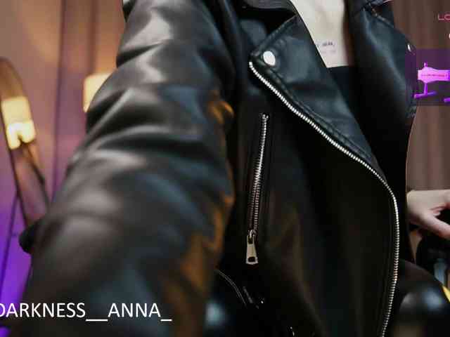 Anna-Darkness webcam