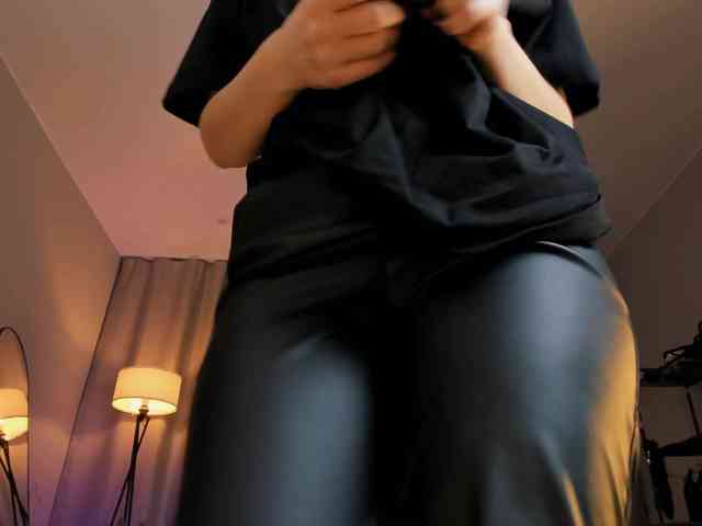 Anna-Darkness webcam