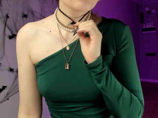 Anna-Darkness webcam