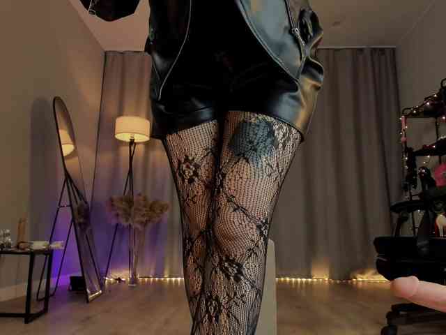 Anna-Darkness webcam