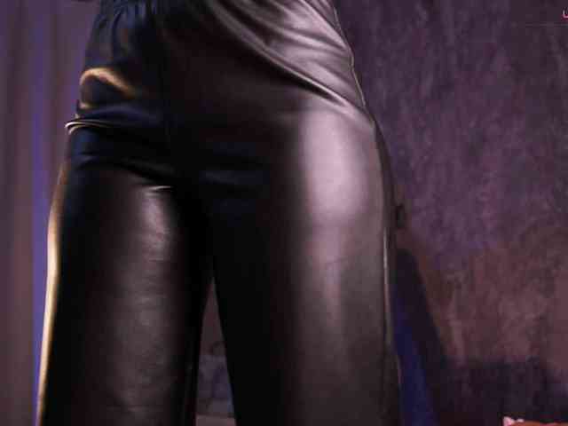 baby_straponessa webcam