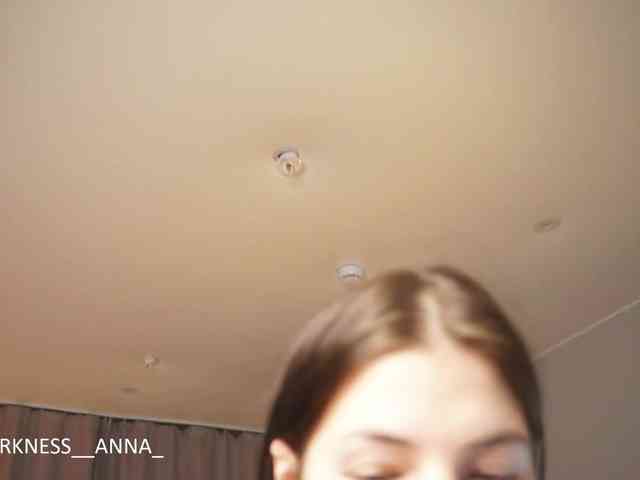 Anna-Darkness webcam