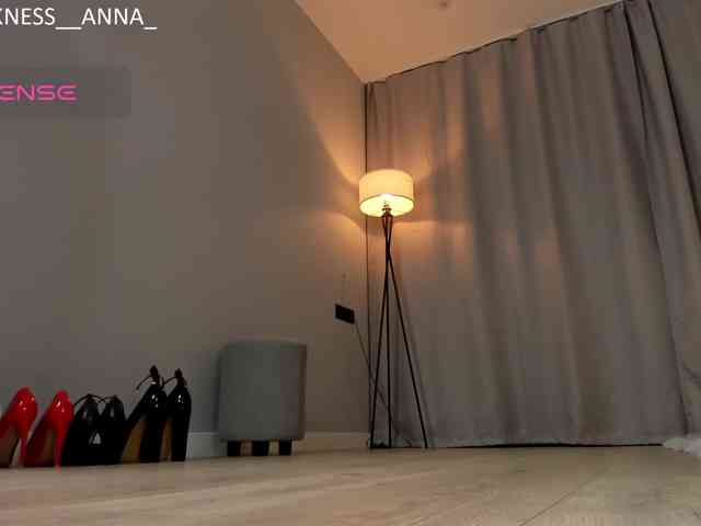 Anna-Darkness webcam