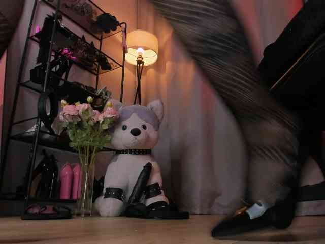 Anna-Darkness webcam