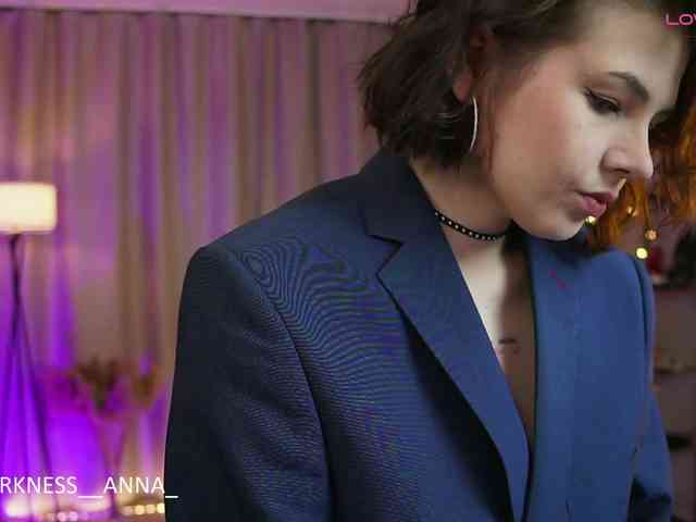 Anna-Darkness webcam