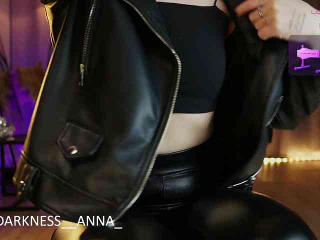 Anna-Darkness webcam