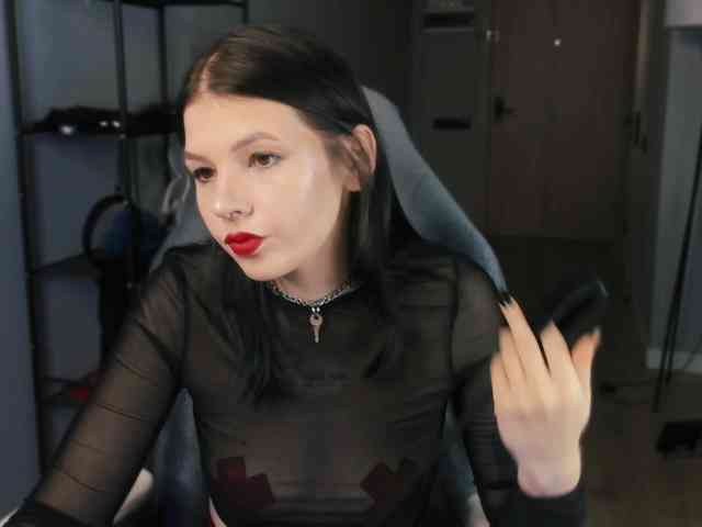 Anna-Darkness webcam