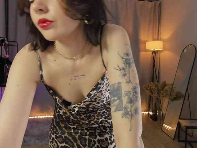 Anna-Darkness webcam