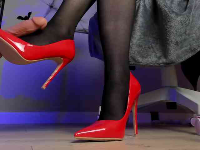 Anna-Darkness webcam