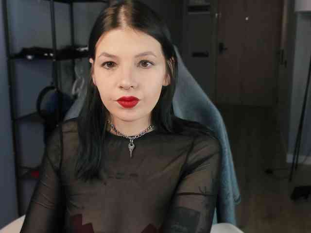 Anna-Darkness webcam