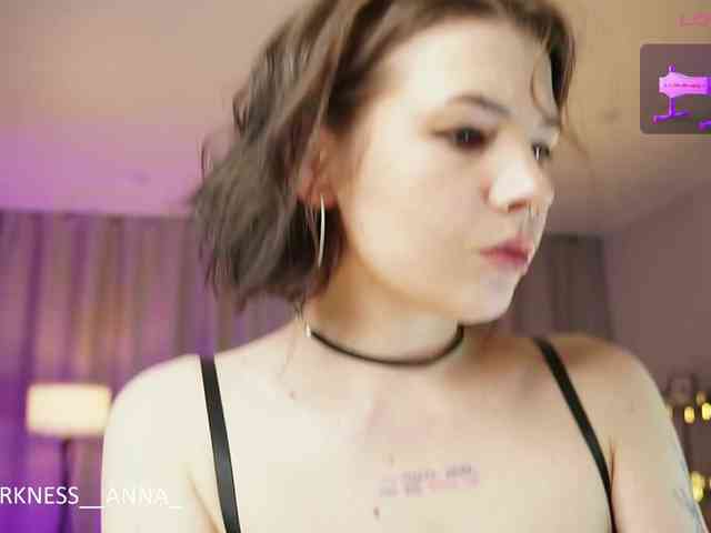 Anna-Darkness webcam