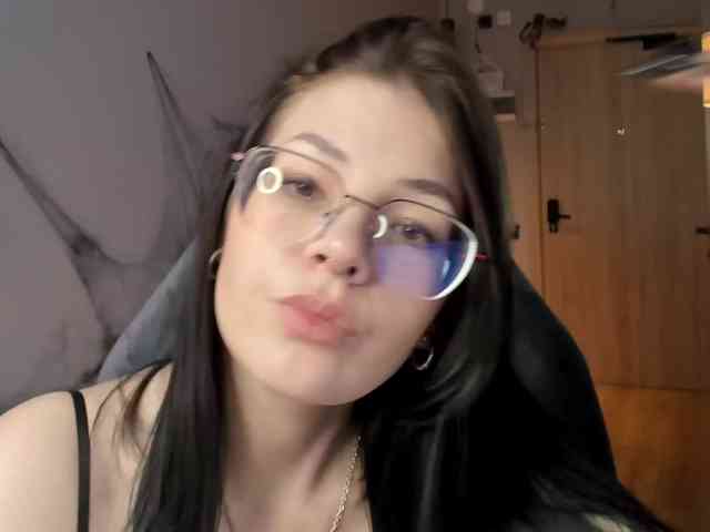 Anna-Darkness webcam