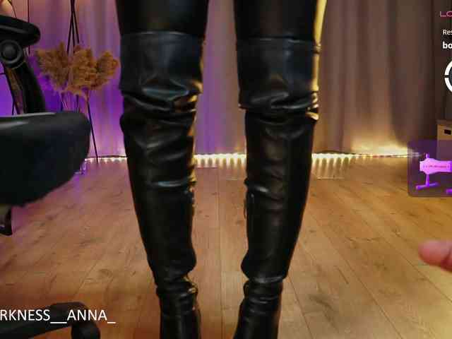 Anna-Darkness webcam