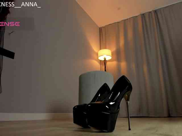 Anna-Darkness webcam