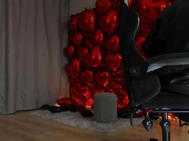 Anna-Darkness webcam