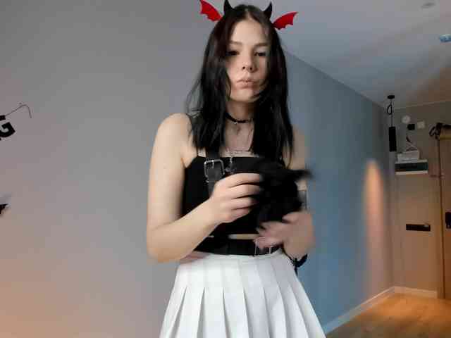 Anna-Darkness webcam