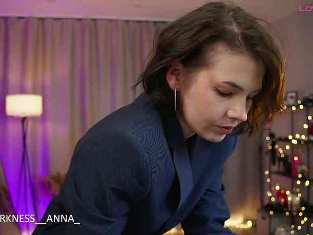 Anna-Darkness webcam