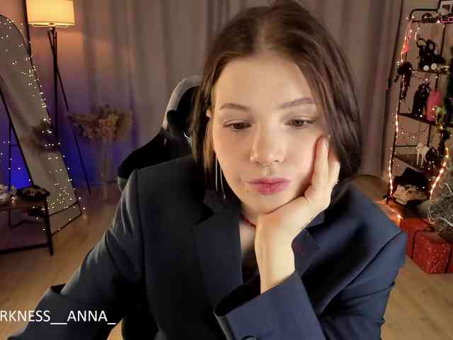 Anna-Darkness webcam