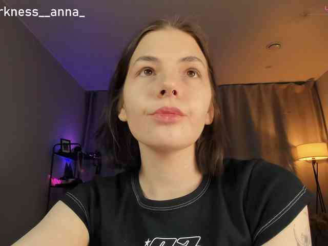 Anna-Darkness webcam