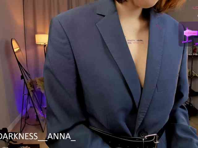 Anna-Darkness webcam