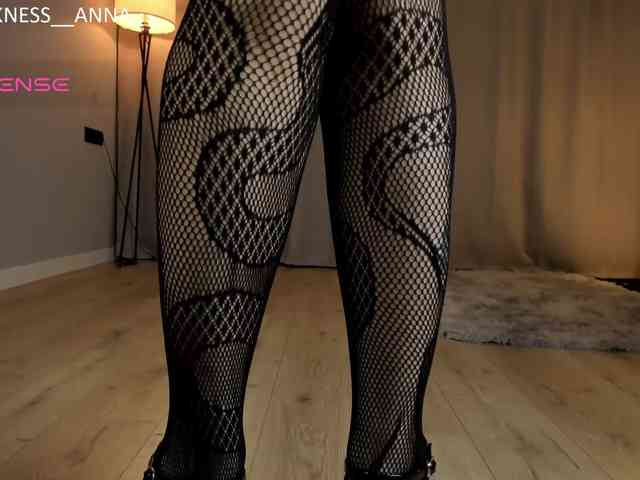 Anna-Darkness webcam