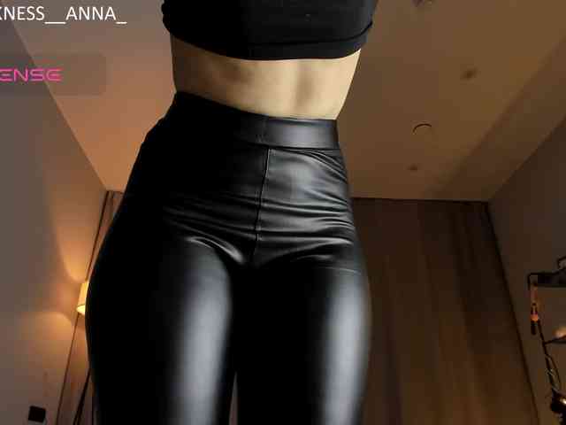 Anna-Darkness webcam