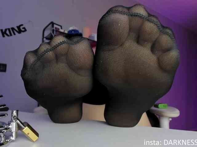 Anna-Darkness webcam